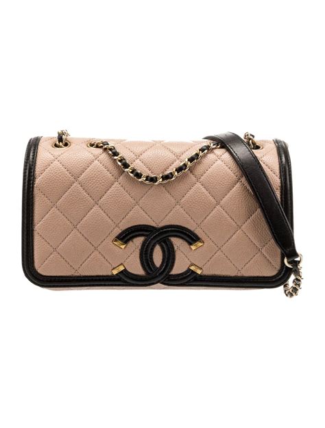 chanel small cc filigree flap bag